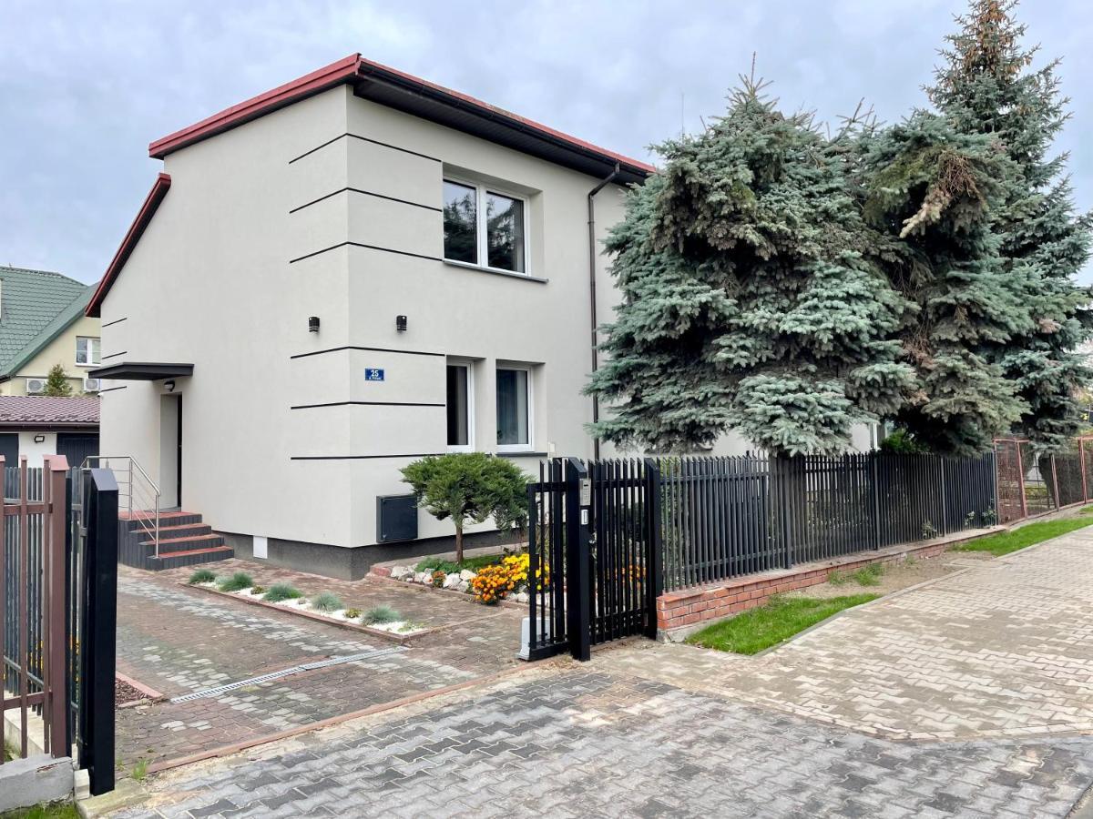 Przestronny Apartament W Centrum Miasta Radom Kültér fotó